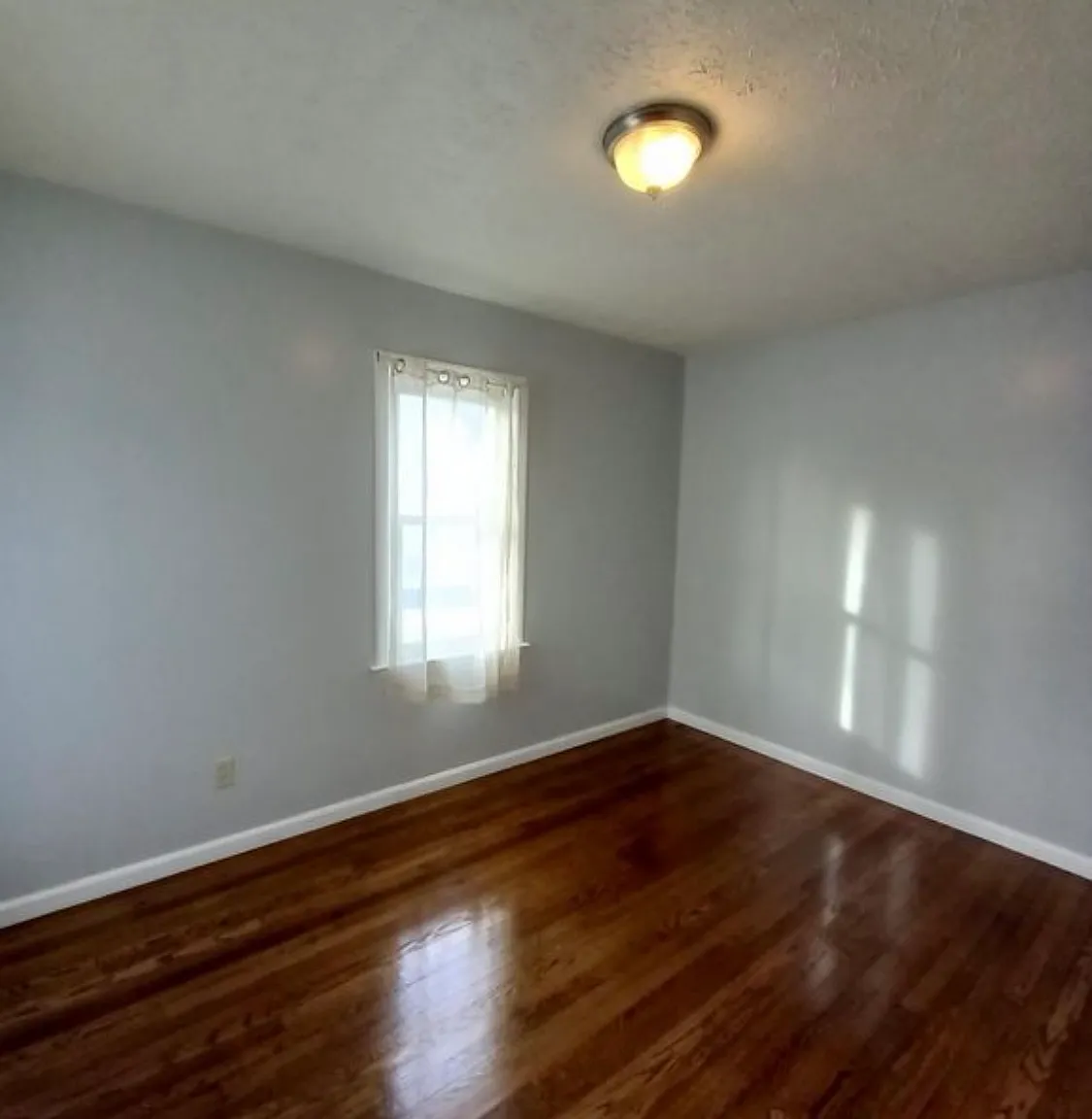 2 bed, 806 sqft, $1,000 — Photo 2