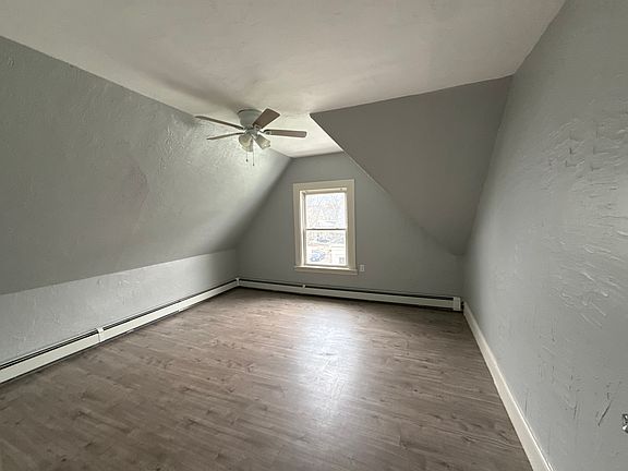 3rd image of 102 Warren St Floor 3