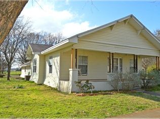 702 S Pearl St, Trenton, TX 75490