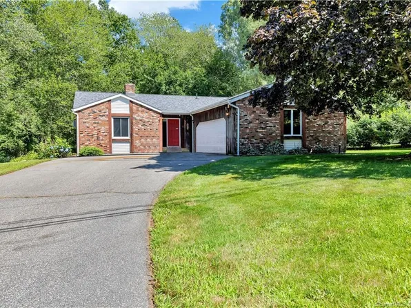12 Pollys Lane, Montville, CT 06382