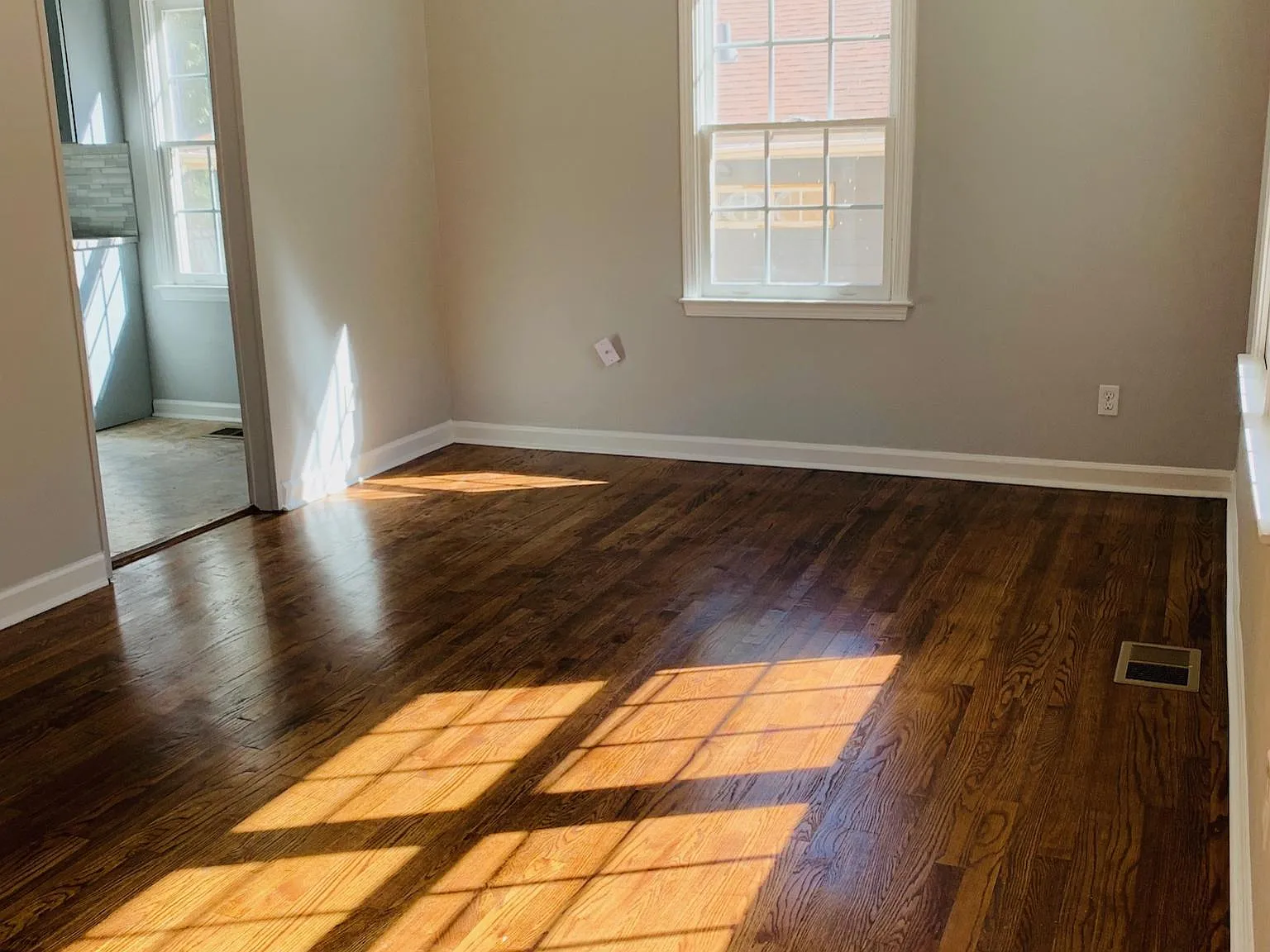 3 bed, 1100 sqft, $2,195 — Photo 3
