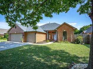 4905 Cypress Lake Dr, Norman, OK 73072