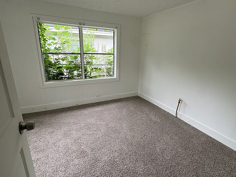 1134 Oak St — Photo 8
