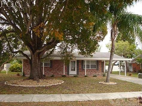 3rd image of 8740 Cypress Lake Dr