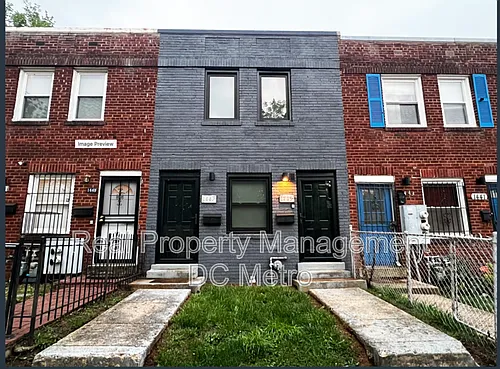 1447 Holbrook St NE Photo 1