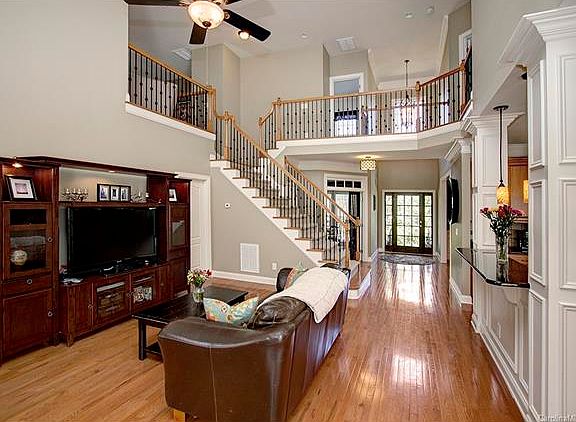 3rd image of 5038 Terrier Ln
