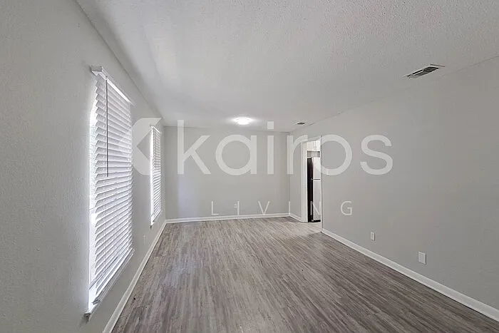 4 bed, 2.0 bath, 1583 sqft, $1,895 — Photo 2