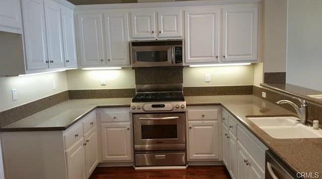 2nd image of 122 Strawflower St