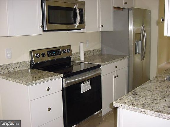 3rd image of 4535 Canary Ct