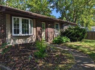 609 Oxford Rd, Valparaiso, IN 46385