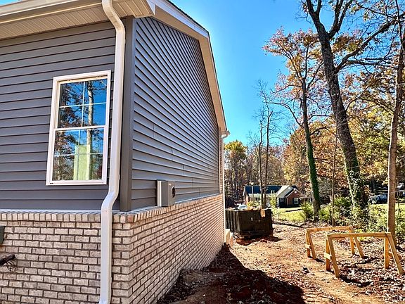 3rd image of 10 Sourwood Ln