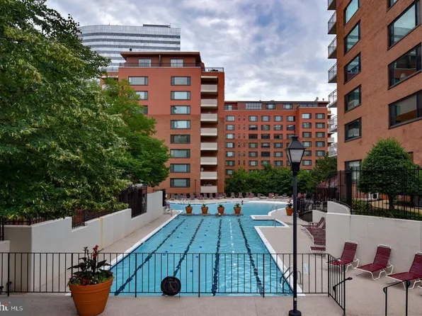 1111 Arlington Blvd APT 501, Arlington, VA 22209