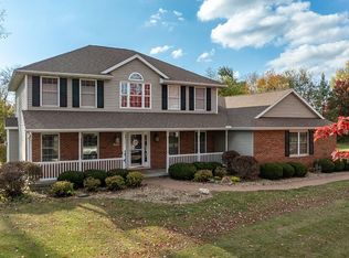 205 Amy Dr, Robins, IA 52328