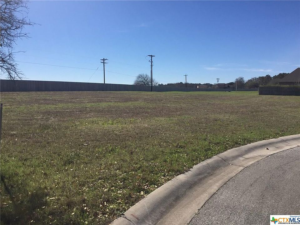 2nd image of 670 Laurel Oak