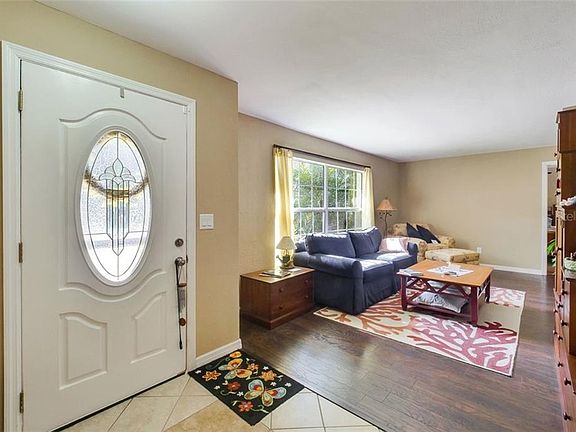4th image of 1630 Farley Ct