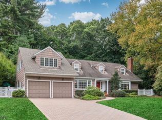 396 Beechwood Rd, Ridgewood, NJ 07450