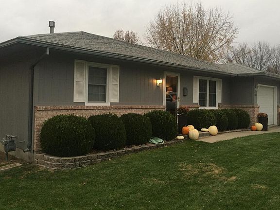 2nd image of 1101 S Highland Ct