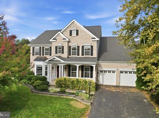 8720 Lords View Loop, Gainesville, VA 20155