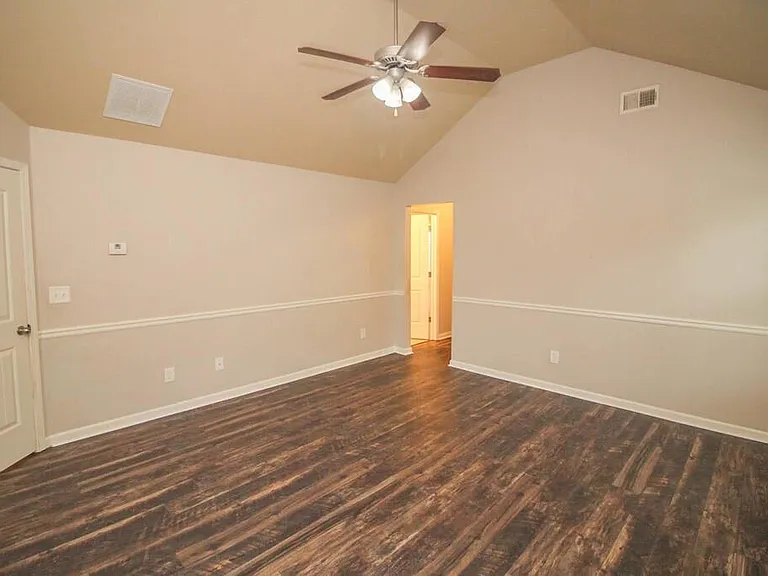 458 Lory Ln — Photo 22