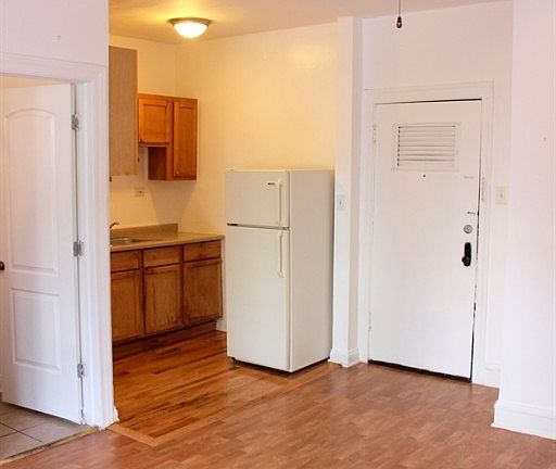 3rd image of 4851 N Damen Ave APT 112