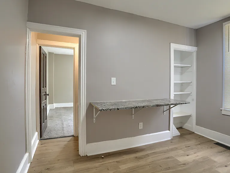2122 Jefferson St — Photo 19