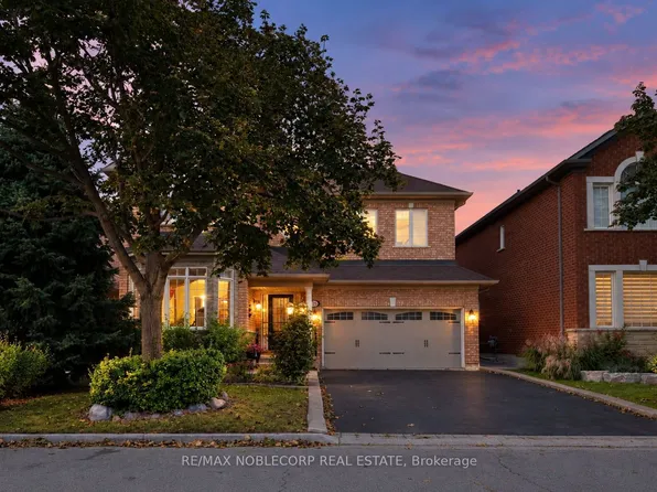 15 Woodland Trail Ct, Vaughan, ON L4L 9H9