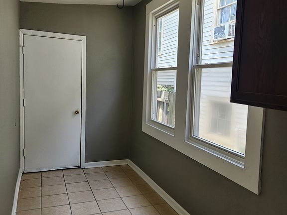 2nd image of 2556 Clover St