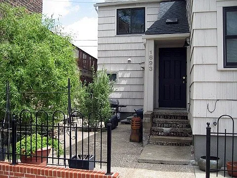 Entrance: Units A&B