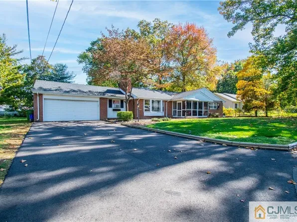 16 Snyder Ave, Sayreville, NJ 08872
