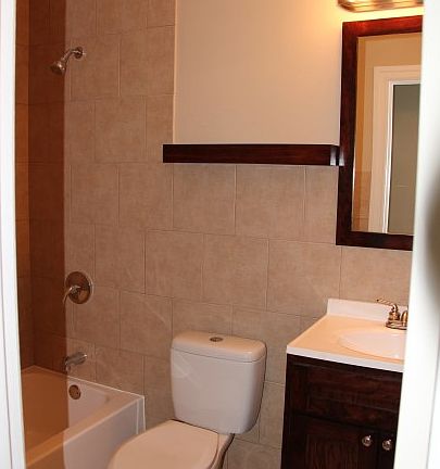 5th image of 13518 Granville St