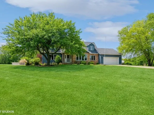 9146 Beall St, Dyer, IN 46311