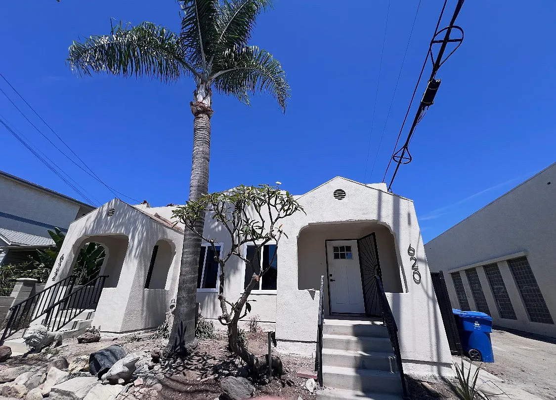 2 bed, 918 sqft, $2,800 — Photo 1