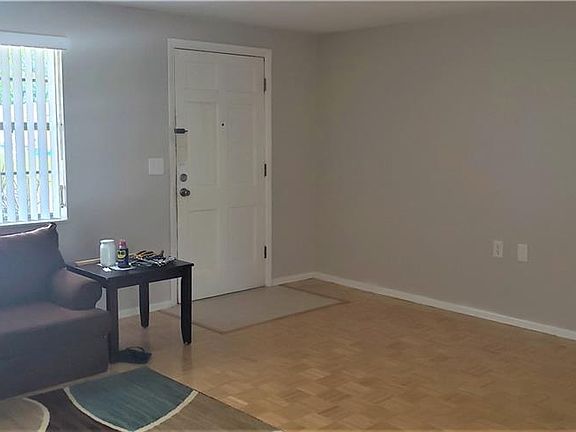 3rd image of 4734 Brenton Dr