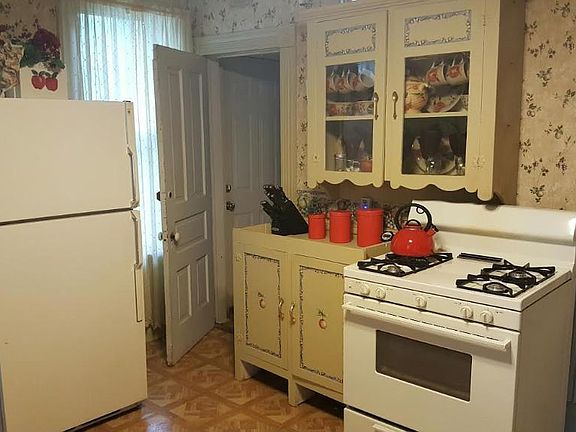 3rd image of 965 Fremont Ave