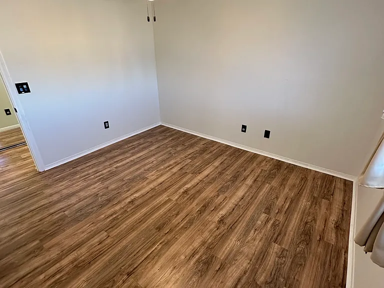 5633 Abronia Ave — Photo 8