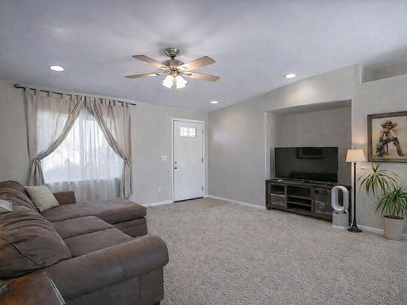 4th image of 61869 Grandview Cir