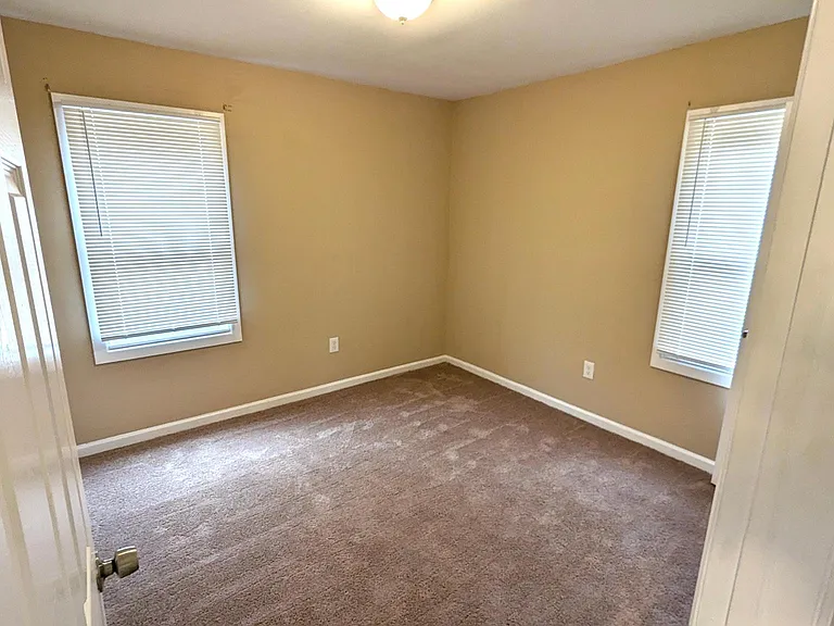18489 Westmoreland Rd — Photo 6