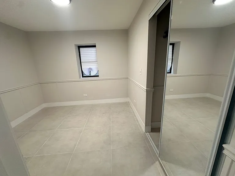 2228 S Sawyer Ave — Photo 6