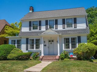 29 Oakland St, Huntington, NY