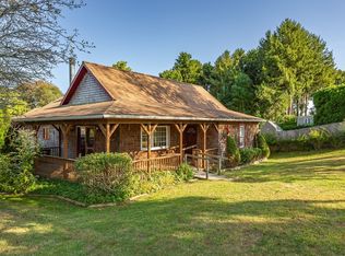 26 Norfolk Ave, Dartmouth, MA 02747