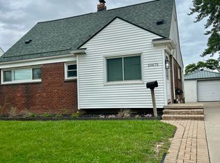 20675 Van Antwerp St, Harper Woods, MI 48225