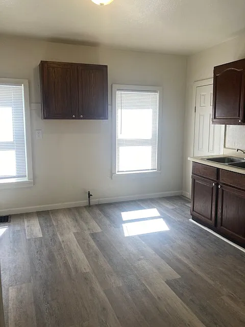 Building Photo - 627 Fairholm Ave