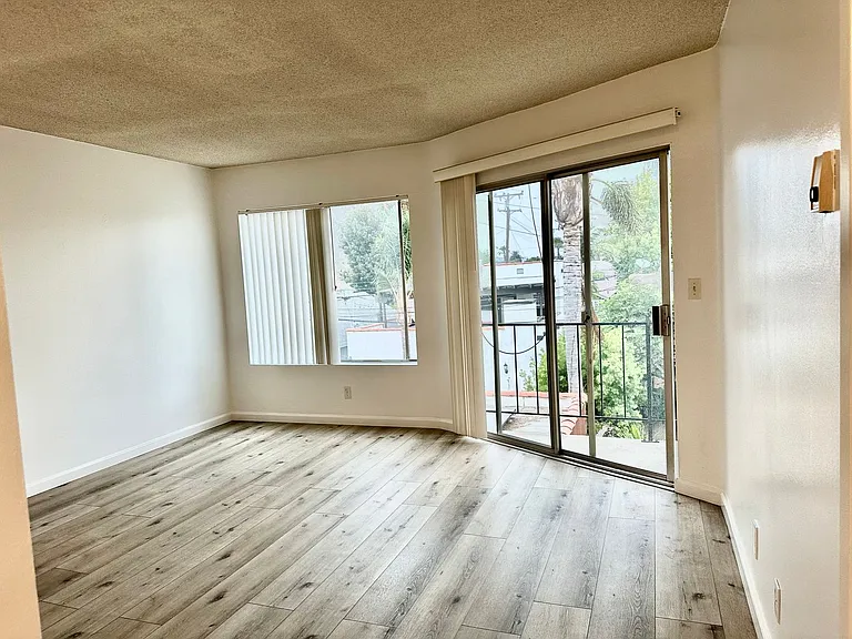 241 N Redondo Ave — Photo 3