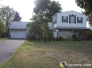 47 Sugarplum Rd, Levittown, PA 19056