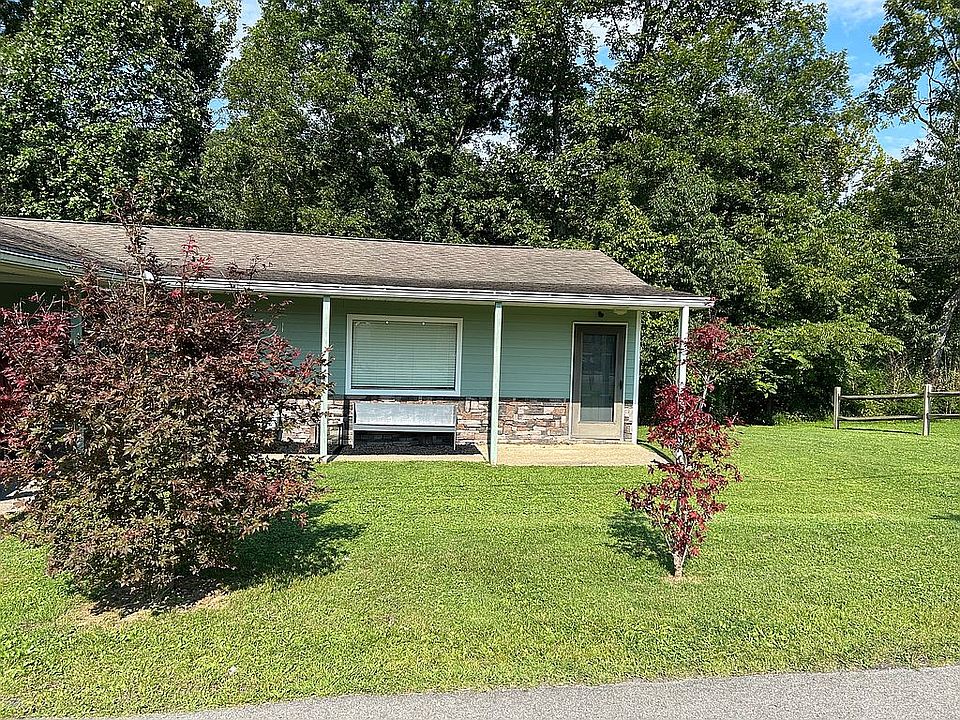 1st image of 415 Terrace Dr
