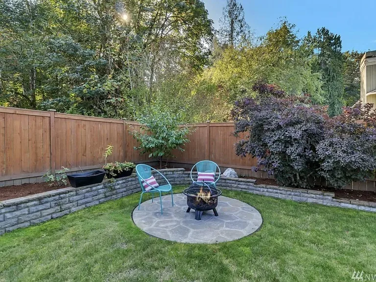 23115 NE 18th St — Photo 35