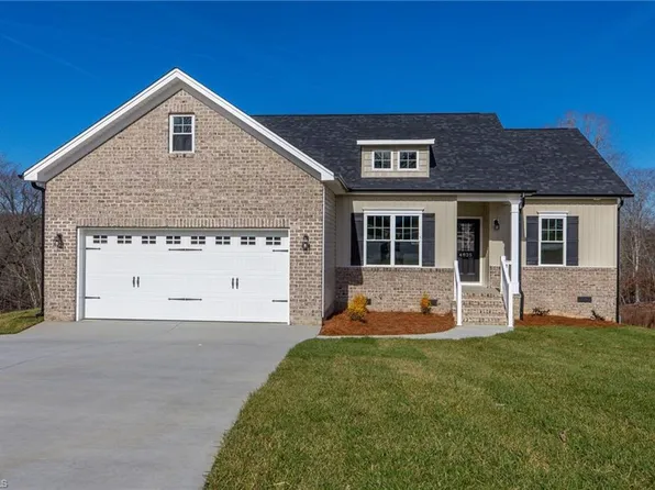 4825 Lord Andrews Pl, Liberty, NC 27298