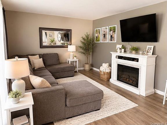 2nd image of 214 Springmeadow Drive #I