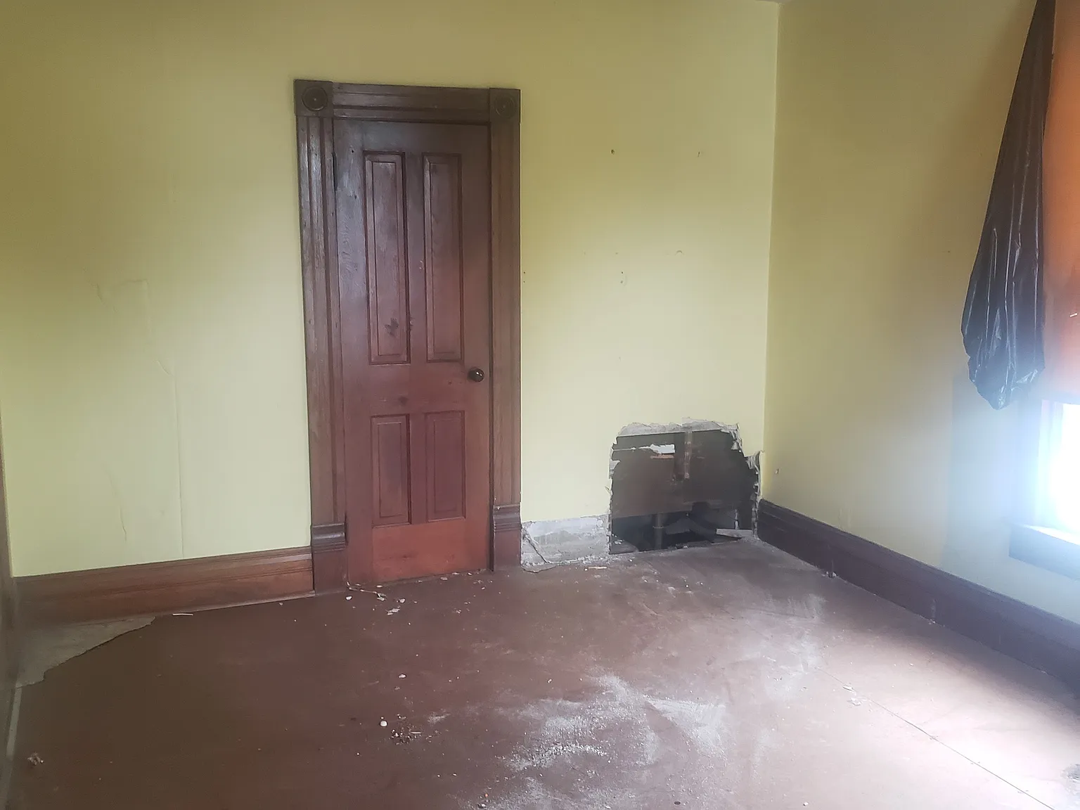 5 bed, 1640 sqft, $850 — Photo 2