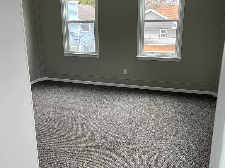 527 W Main St #B — Photo 11